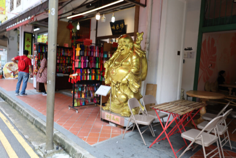 Exploring Chinatown Singapore