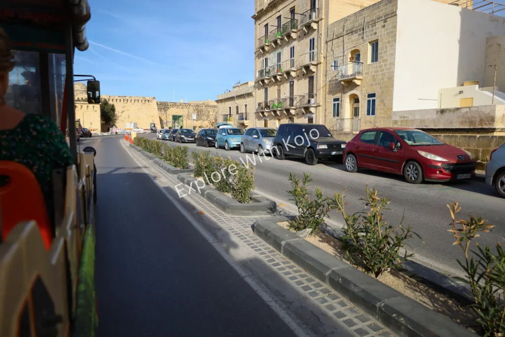 Alt Text: Valletta&nbsp;street&nbsp;Malta.