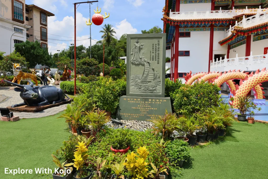 Memorial stone with Chinese inscriptions at Thean Hou Temple, Kuala Lumpur.