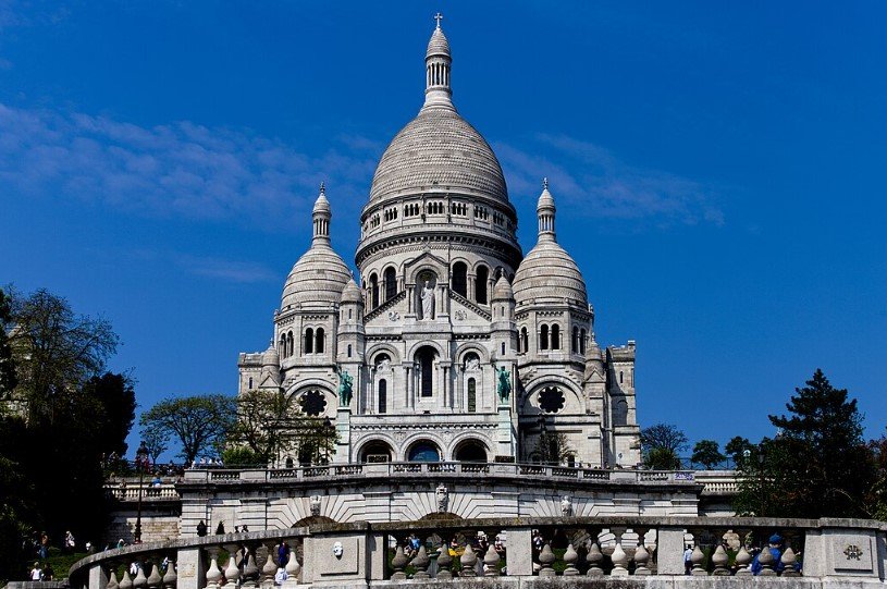 Sacré-Cœur Basilica on Montmartre hill overlooking Paris.